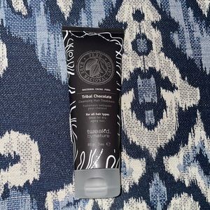 Chocolate cleansing hair treatment